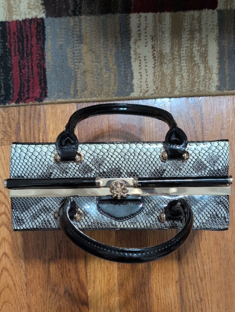 REDUCED AGAIN! UNIQUE Black/Beige Snake-Effect Top-Handle, Metal Frame GORGEOUS! - Picture 2 of 11